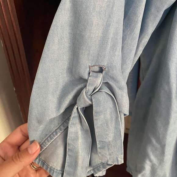 Korye Chambray Top - Picture 2 of 3
